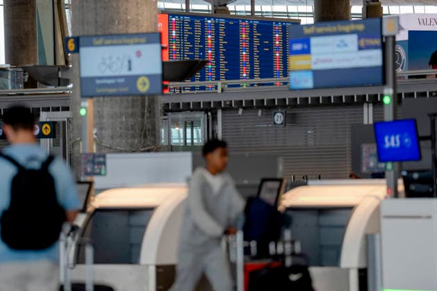 Norwegen, Streik der Fluglotsen an Flughäfen Gardermoen und Flesland