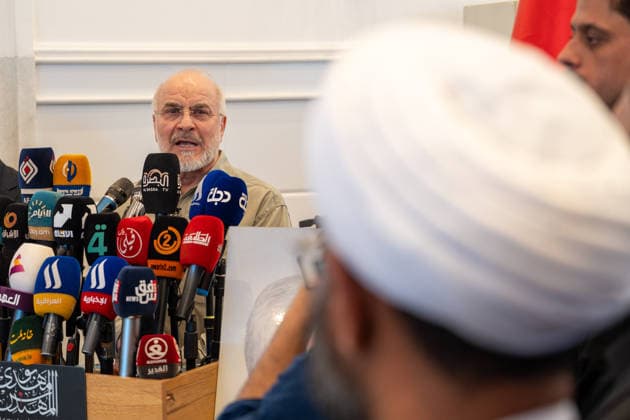 Irak, Irans Parlamentspräsident Mohammad Bagher Ghalibaf besucht Grab von Abu Mahdi al-Muhandis in Nadschaf