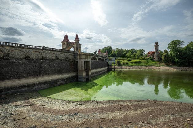 Tschechien, Niedrigwasser in der Elbe bei Dvur Kralove nad Labem