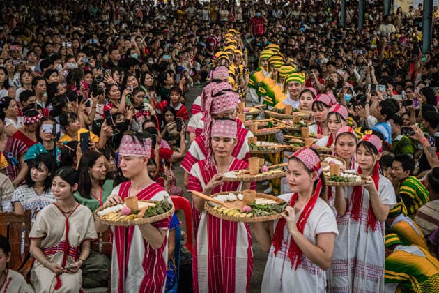 Thailand, Traditionelle Karen-Armbandzeremonie in Bangkok
