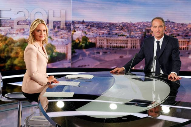 Frankreich, Raphael Glucksmann in TV-Show in Boulogne-Billancourt
