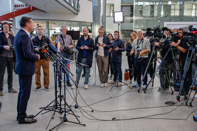 Niedersachsen, Statement von Ministerpräsident Olaf Lies nach Betriebsversammlung bei VW Nutzfahrzeuge in Hannover