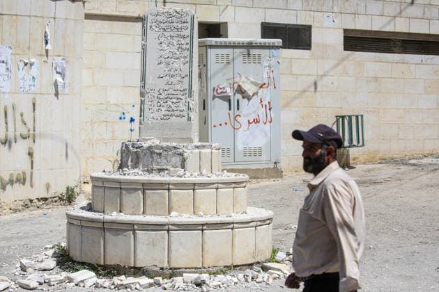 Nahostkonflikt, Westjordanland, Israelischer Abgeordneter Zvi Sukkot zerstört palästinensische Gedenkstätte in Madama
