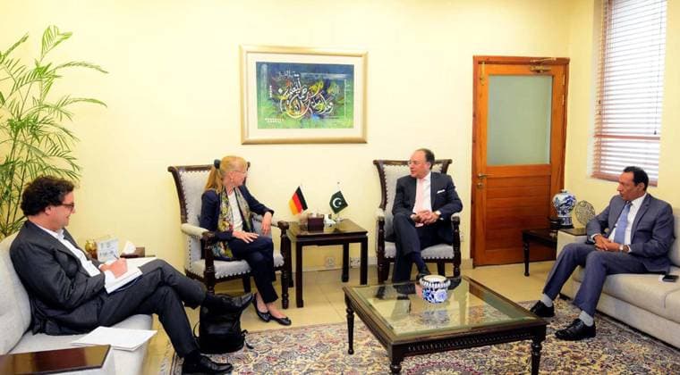 Pakistan, Muhammad Aurangzeb trifft Ina Lepel in Islamabad