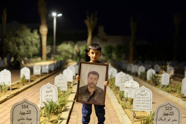 Syrien, Menschen gedenken der Opfer des Massakers von 2012