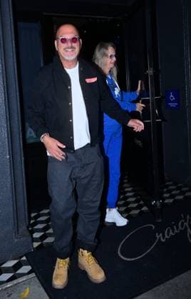 Celebrity, Howie Mendel unterwegs in West Hollywood