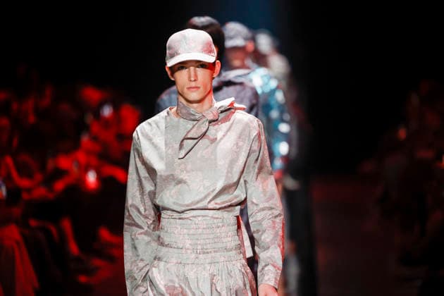 Rakuten Fashion Week in Tokio, Wisharawish Modenschau