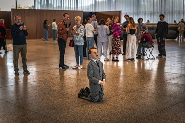 Arts, Kulturforum Neue Nationalgalerie; Ausstellung Maurizio Cattelan