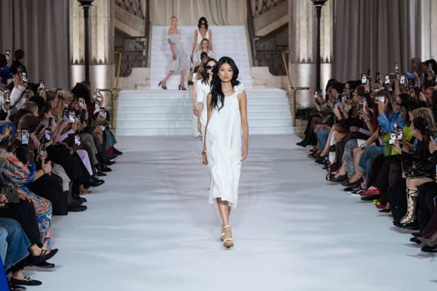 London Fashion Week, Paul Costelloe Modenschau