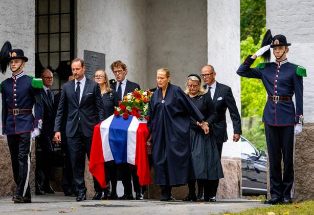 Royals, Beerdigung von Prinzessin Astrid von Norwegen