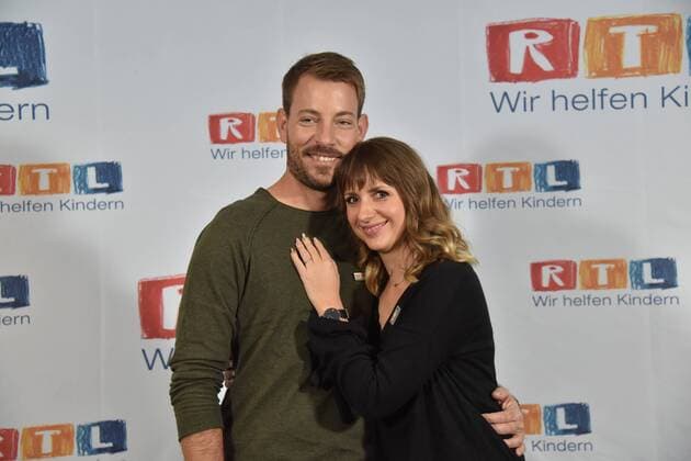 Anna Heiser im Krankenhaus an der Seite ihrer Tochter Alina, Archivbilder