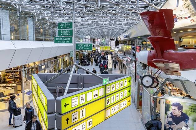 Coronavirus: Verkäufer an Berliner Flughäfen dürfen Mundschutz tragen - Symbolbilder