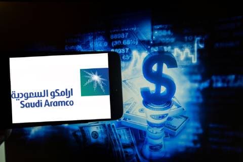 Ölriese Saudi Aramco macht 161 Milliarden Dollar Gewinn - Archivbilder