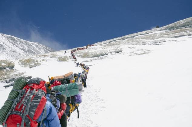 Mount Everest, Rekordansturm spült Millionen in Nepals Kassen - Archivbilder