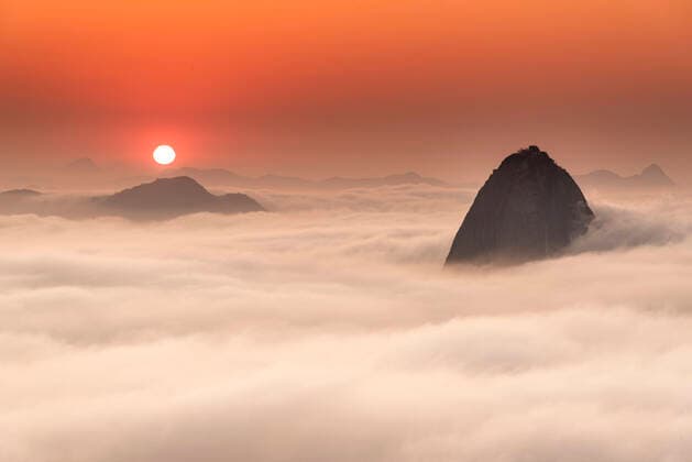 Kalendermotive: Inseln im Wolkenmeer