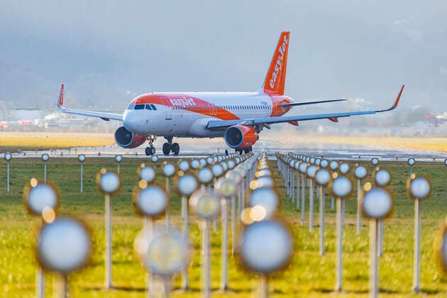 Coronavirus, Fluggesellschaft easyJet stellt Flugbetrieb vorerst ein