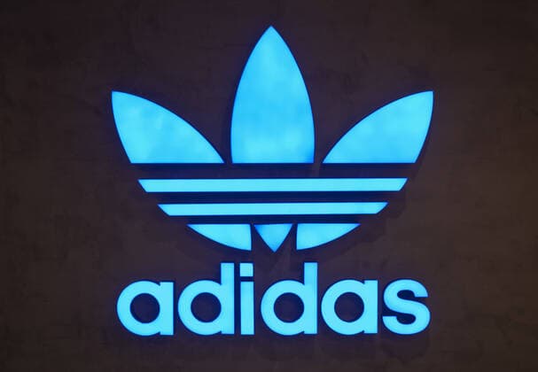 Adidas entschuldigt sich und zahlt Mieten für April