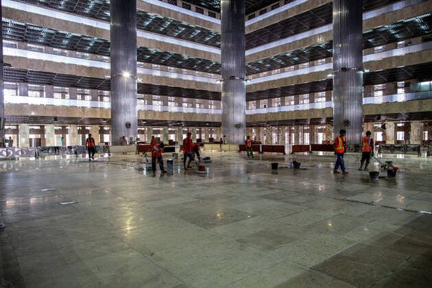 Coronavirus in Jakarta, Sicherheitsmaßnahmen in der Istiqlal Moschee in Jakarta