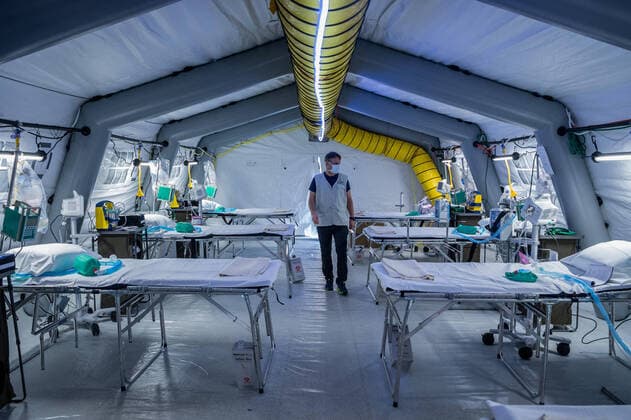 Coronavirus in Italien, Errichtung eines Zelt-Krankenhauses in Cremona