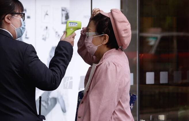 Coronavirus in Hongkong, Thermo-Checks in der Innenstadt