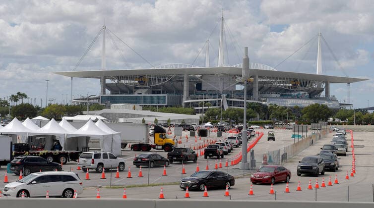 Coronavirus in den USA, Massentests am Hard Rock Stadium in Miami