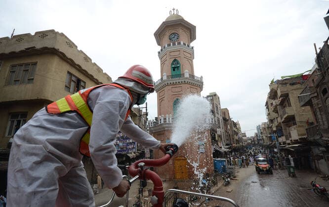 Coronavirus in Pakistan, Desinfektions-Maßnahmen in Peshawar