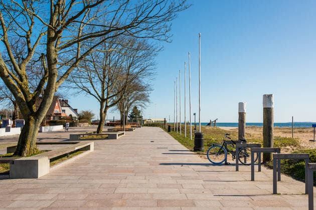 Coronavirus, Menschenleere Uferpromenaden in der Kieler Bucht