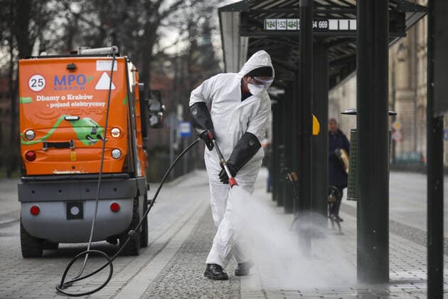 Coronavirus in Polen, Desinfektionen in Krakau