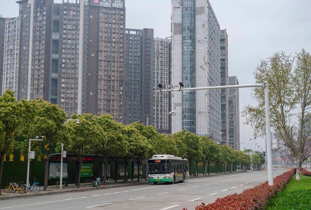 Coronavirus in China, Öffentlicher Nahverkehr in Wuhan wieder aufgenommen