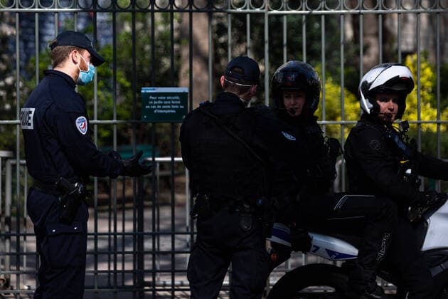 Coronavirus in Frankreich, Polizeikontrollen in Paris
