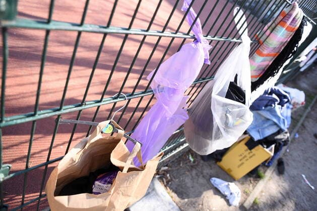 Coronavirus in Berlin, Spendenzäune für Obdachlose