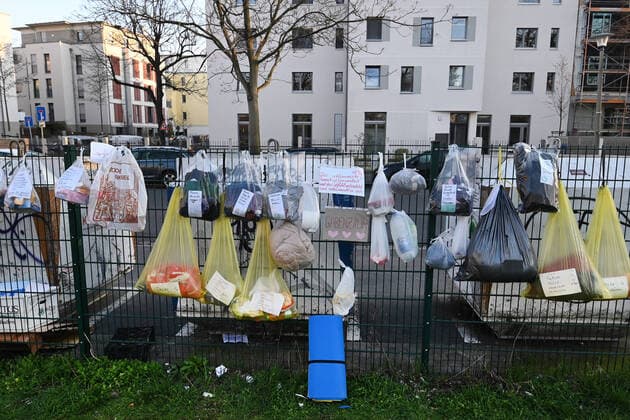 Coronavirus in Dresden, Spendenzäune für Obdachlose