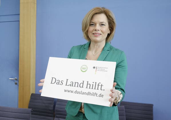 Coronavirus, Pressekonferenz mit Julia Klöckner und Andreas Scheuer in Berlin