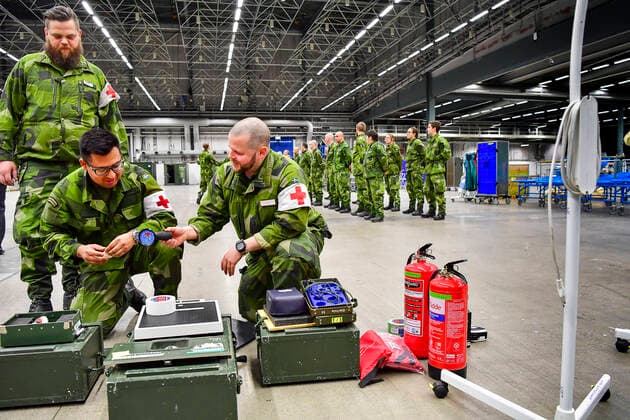 Coronavirus in Schweden, Soldaten errichten Notfall-Krankenhaus in Stockholm