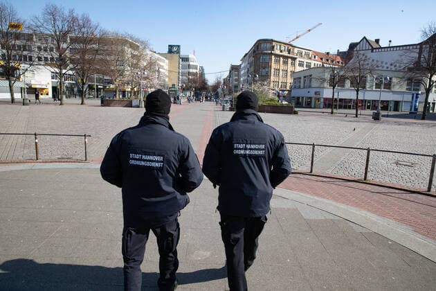 Coronavirus, Ordnungsdienst kontrolliert Ausgangsbeschränkungen in Hannover