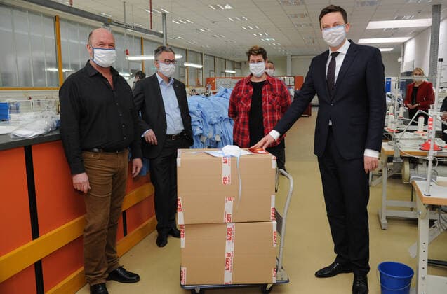 Coronavirus im Saarland, MP Tobias Hans ist zu Besuch bei der WZB Neunkirchen