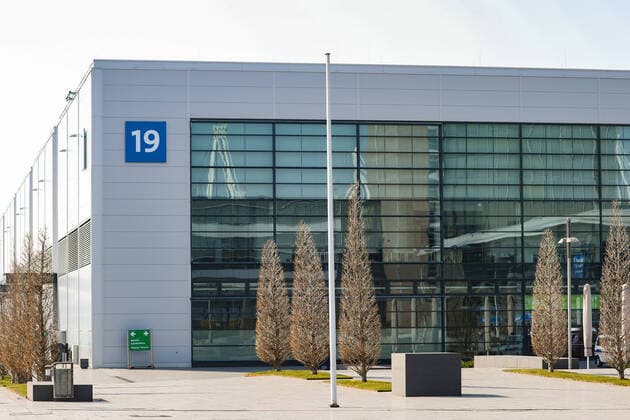 Coronavirus in Niedersachsen, Hannover Messe Halle 19 wird zum Behelfskrankenhaus
