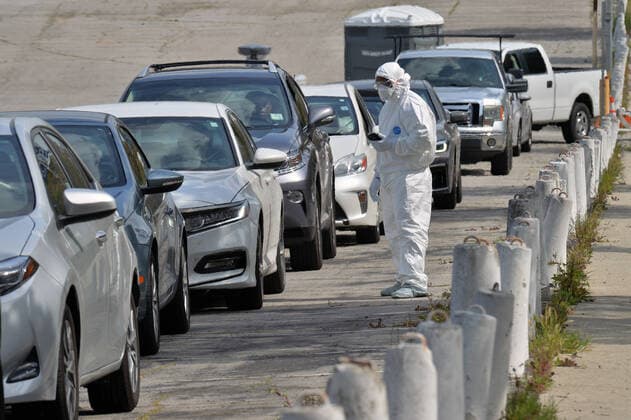 Coronavirus in den USA, Massentests am Dodger Stadium in Los Angeles