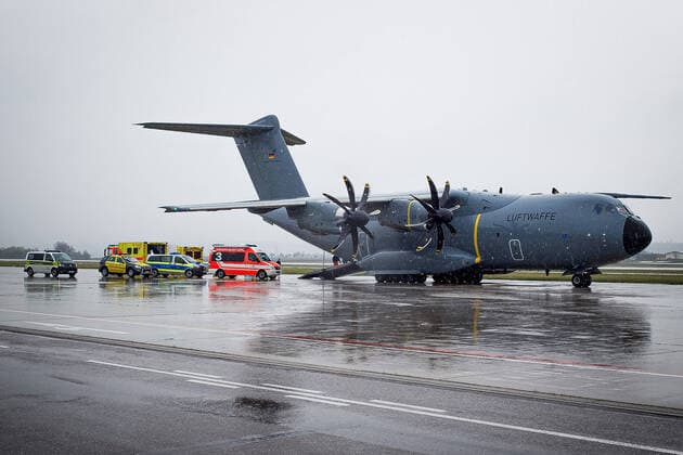 Coronavirus, Ankunft französischer Patienten auf dem Flughafen Stuttgart