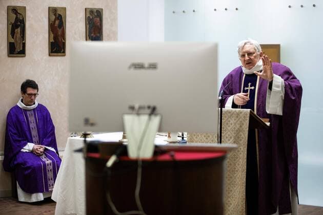 Coronavirus in Frankreich, Online Gottesdienst in Sainte Odile Kirche in Paris