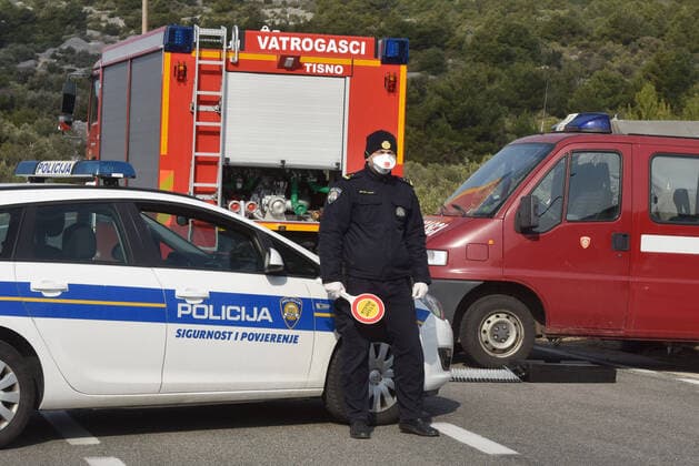 Coronavirus in Kroatien, Straßenkontrollen bei Murter