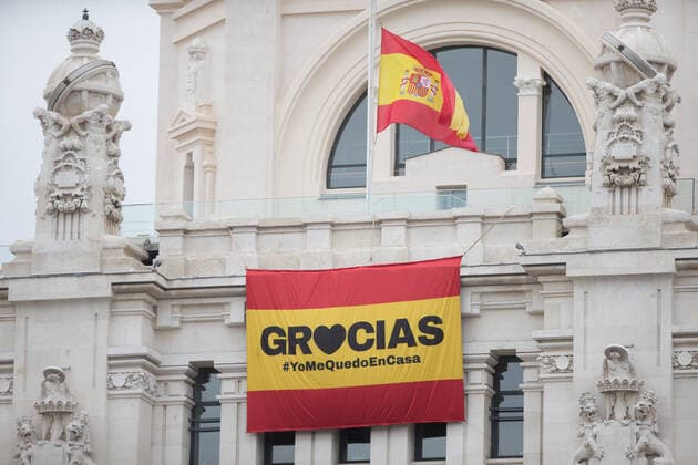 Coronavirus in Spanien, Schweigeminute für die Opfer in Madrid