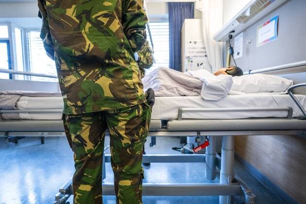 Coronavirus in den Niederlanden, Militär wird im Krankenhaus Gelderse Vallei geschult
