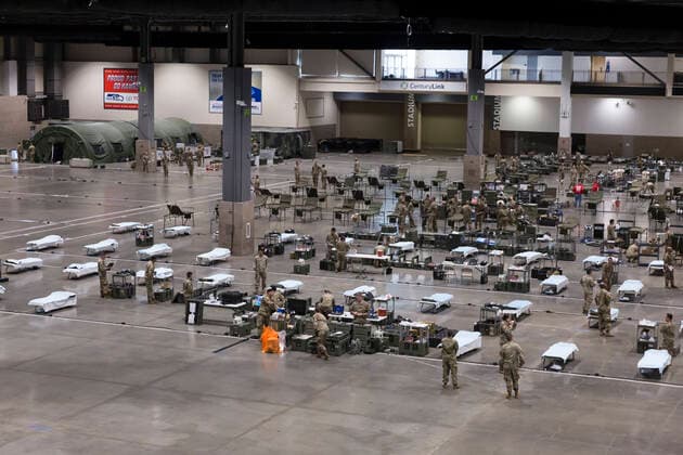 Coronavirus in den USA, Soldaten errichten Feldkrankenhaus in Seattle