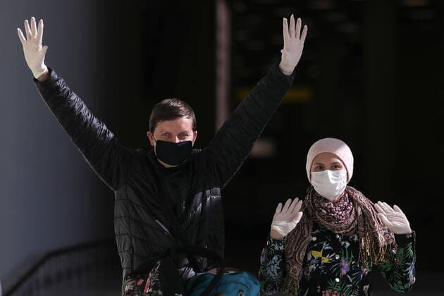 Coronavirus in Russland, Rückkehr russischer Touristen am Flughafen in Moskau