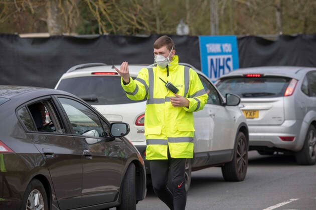 Coronavirus in Großbritannien, Drive-In Teststation in Chessington