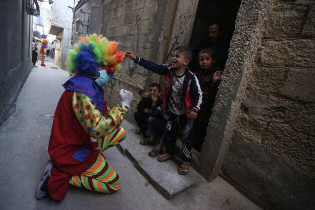 Coronavirus im Gaza, Clowns sorgen für etwas Abwechslung im Alltag der Kinder