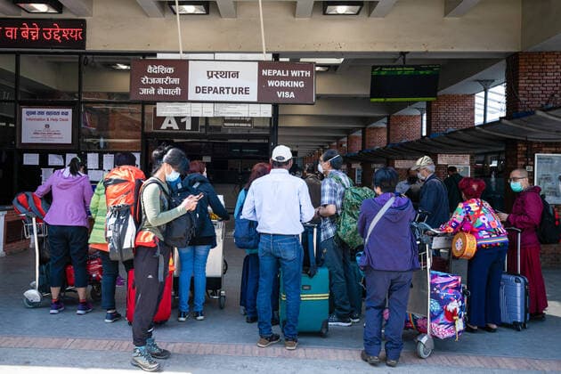 Coronavirus in Nepal, Gestrandete Touristen warten in Kathmandu auf ihre Abreise