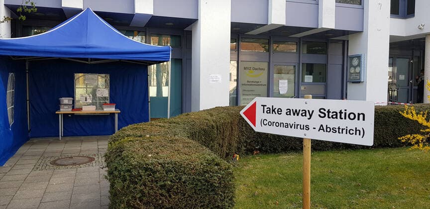 Coronavirus, Abstrich-Take-Away-Station in Dachau