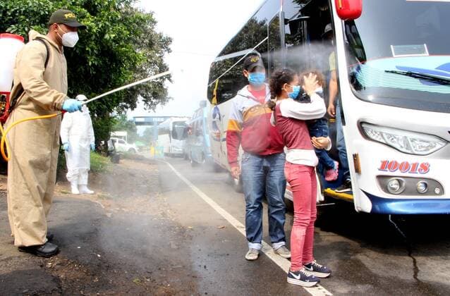 Coronavirus in Kolumbien, Venezolaner werden in ihre Heimat abgeschoben